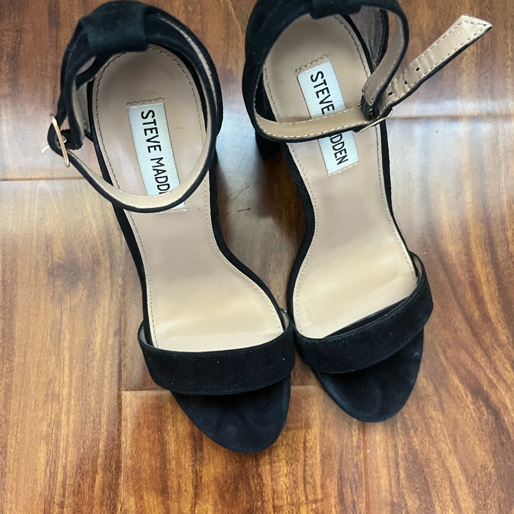 Steve Madden Black Heels Elegant Design